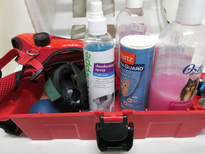 Small pet carrier with pet grooming...