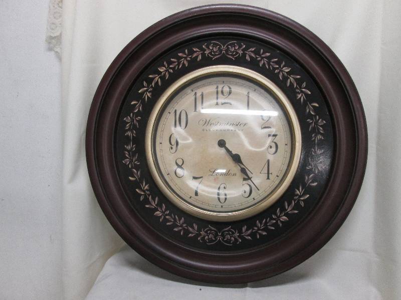 Large wall clock 23 inches...