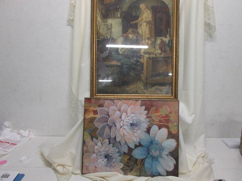 Lot of 2 framed art Sculpturing pr...