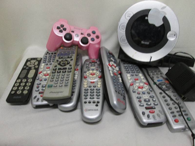 Multiple remotes, Sony Dream machin...