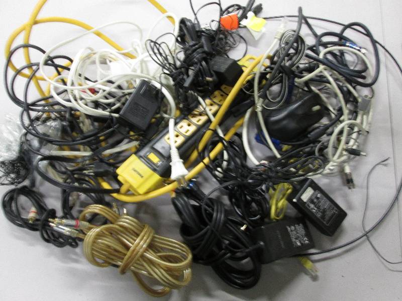 Large lot of powercords and electro...