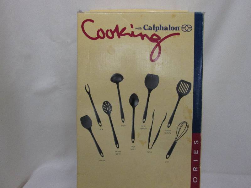 9 piece utensil set...