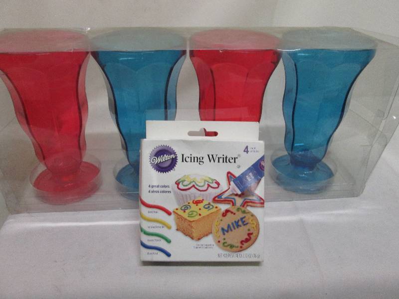 4 colored sundae glasses, Wilton Ic...