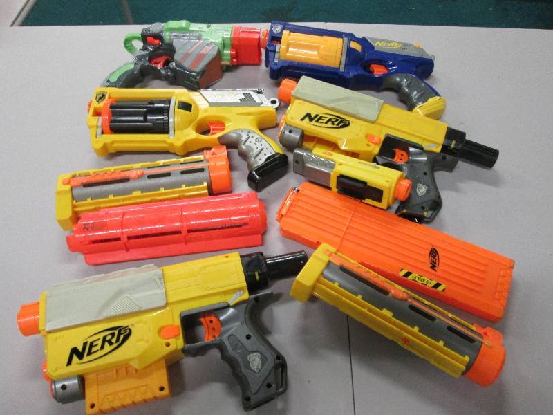 Lot of 5 Nerf toy blaster guns...