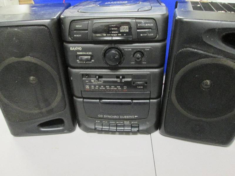 Sanyo Compact Disc Stereo System...