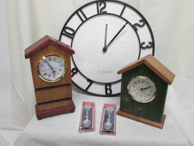 3 clocks & 1 pr Minnesota collector...