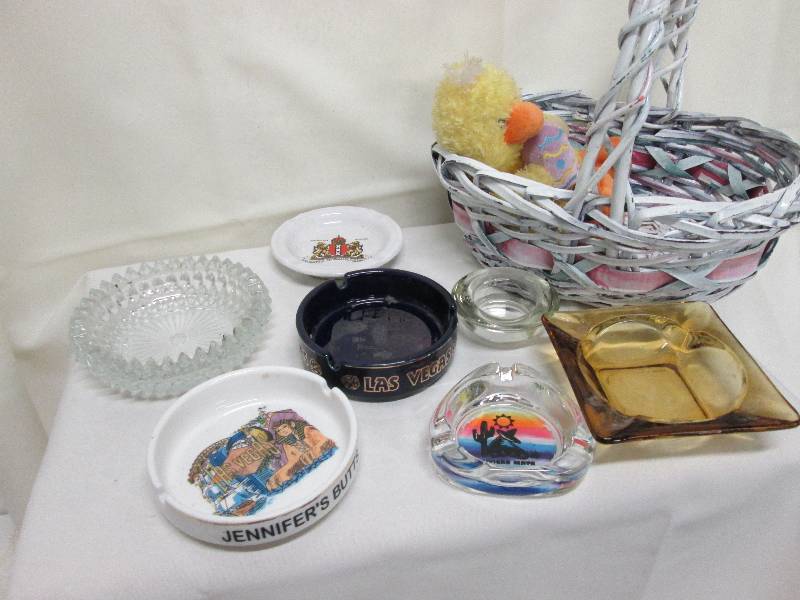 Collection of ash trays, Easter bas...