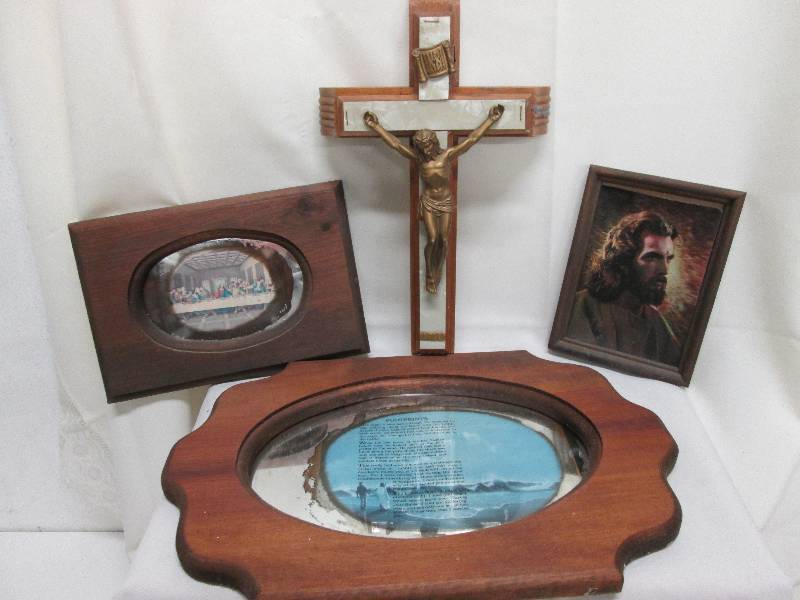 Lot of 4 religious wall dcor cru...