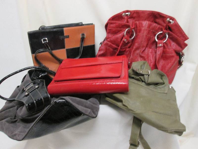 Lot of 5 assorted purses...