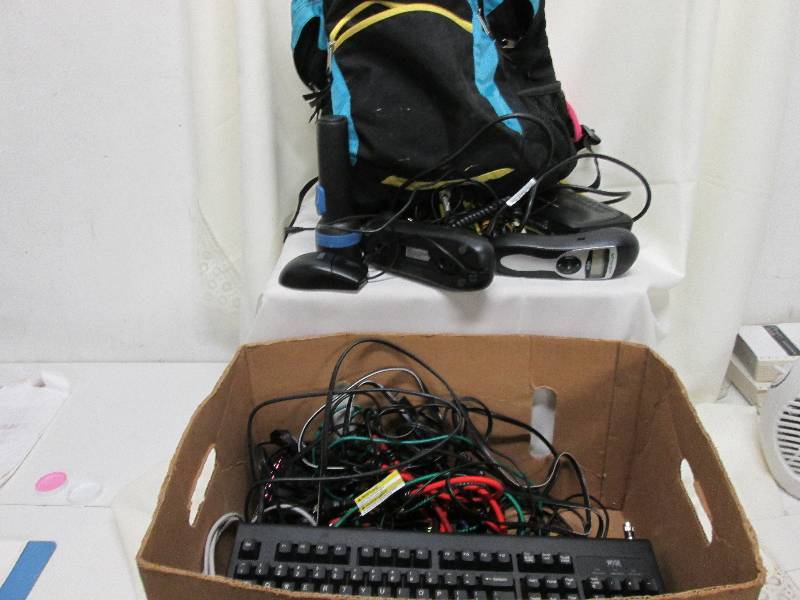 Mixed lot various chargers, flashl...