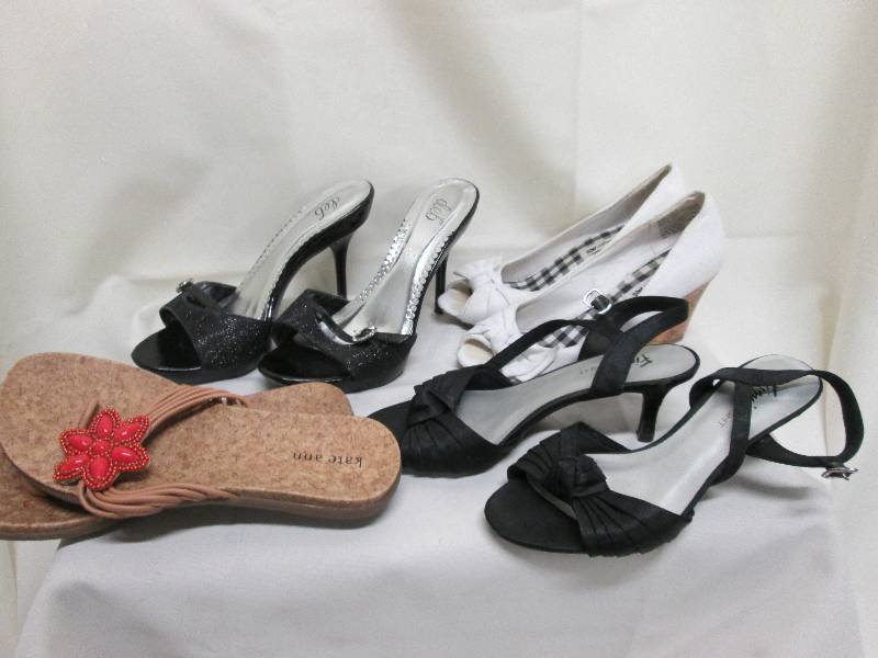 4 pairs of ladies shoes 1 black si...