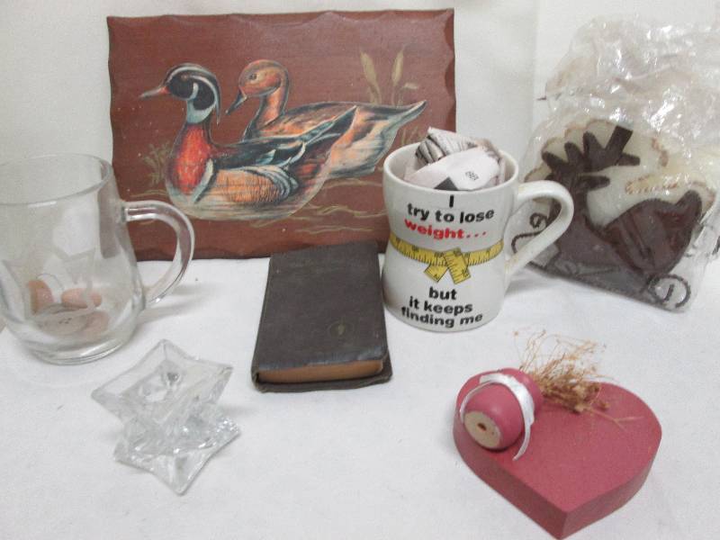 2 mugs, duck picture, reindeer cand...
