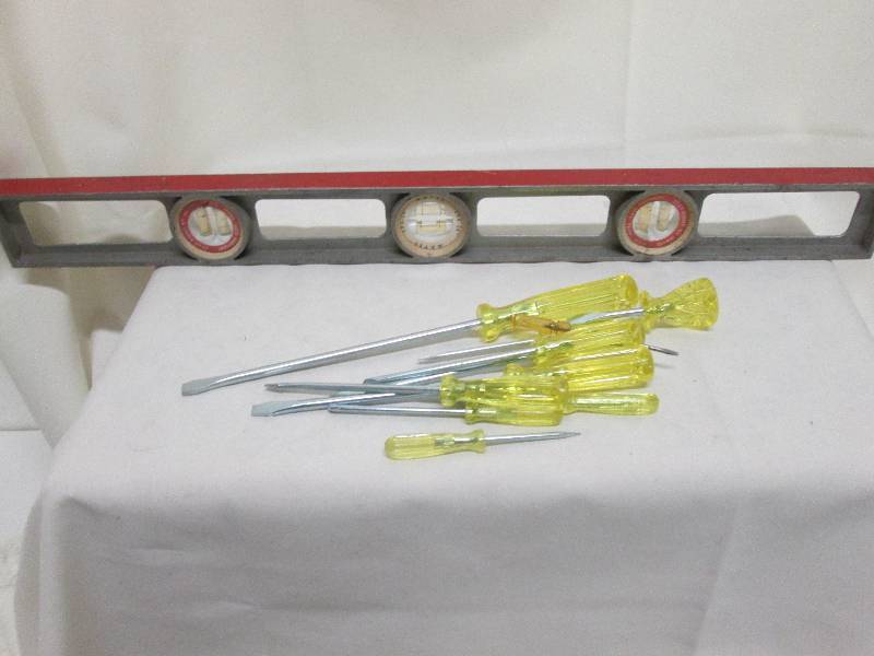 2 ft metal level, screwdriver set...