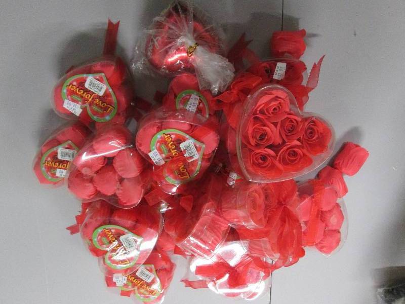 Large lot of heart shaped sachets, ...