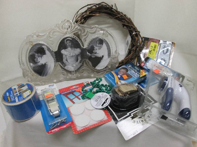 Mixed lot glass picture frame, lin...