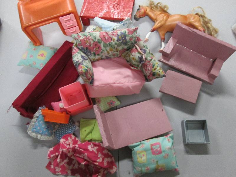 Assorted doll furniture...