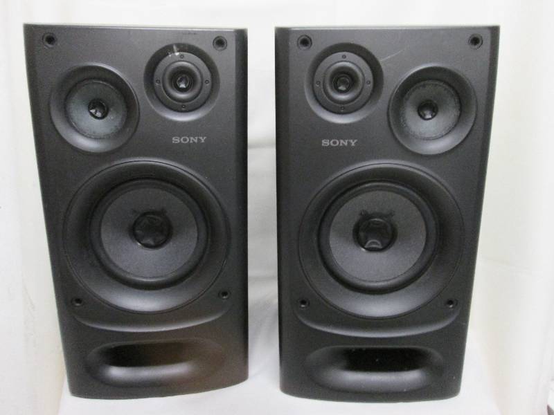 2 Sony Stereo speakers...