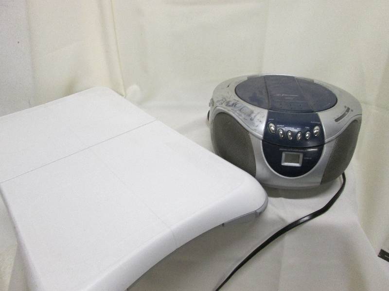 Wii Balance Board, Emerson CD playe...