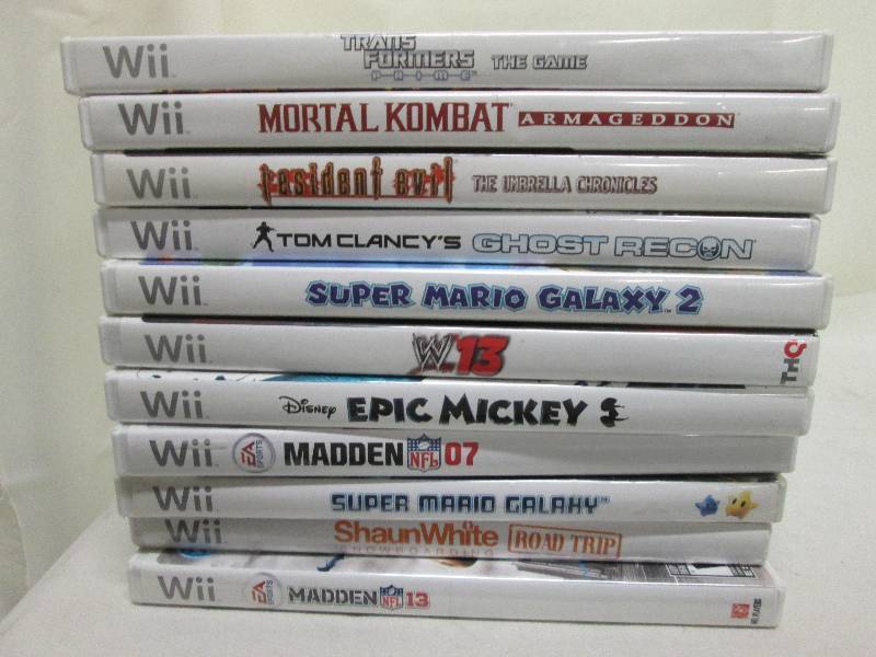 Lot of 11 assorted Wii games...