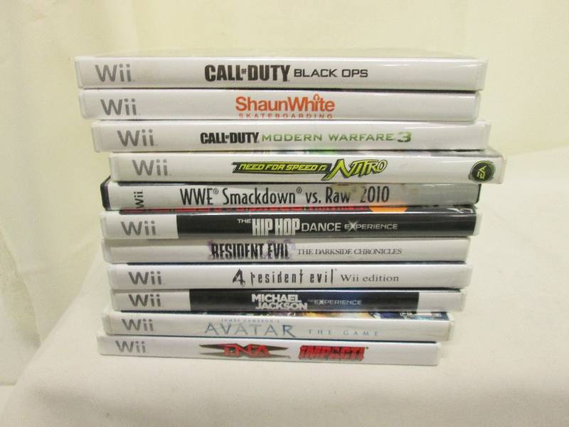 Lot of 11 assorted Wii games...