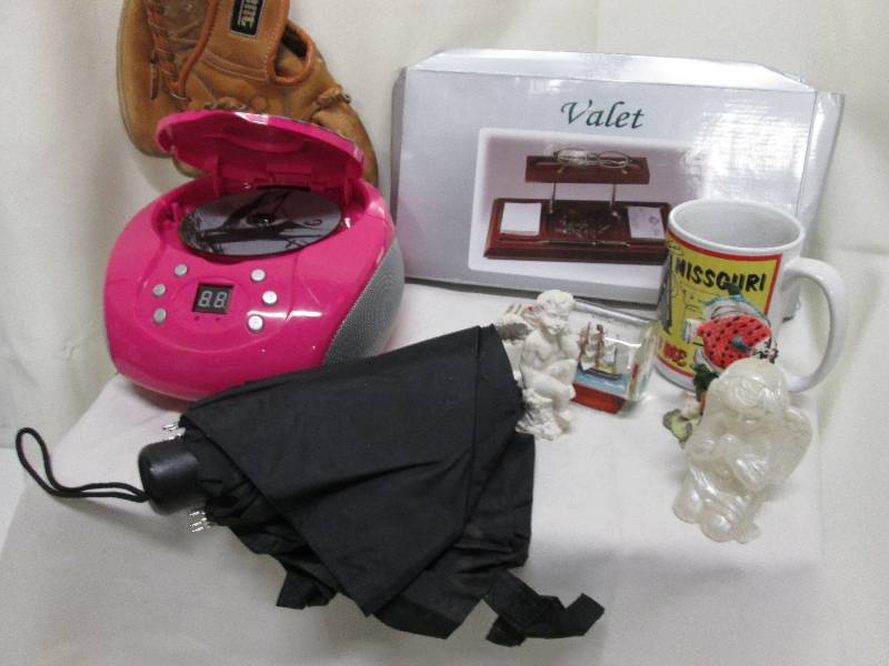 Mixed lot pink CD player, desk val...