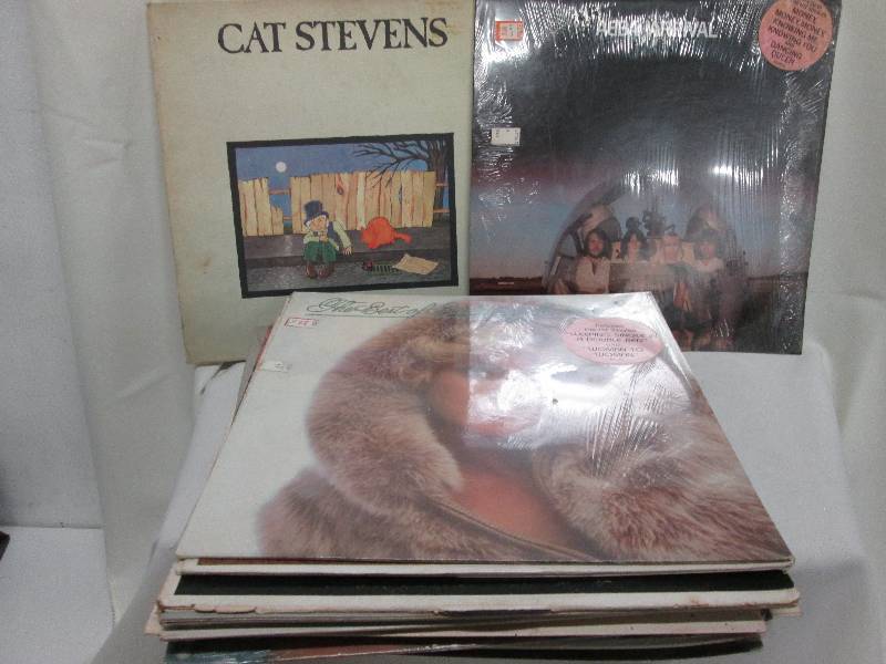 Lot of 20 vinyl albums various arti...