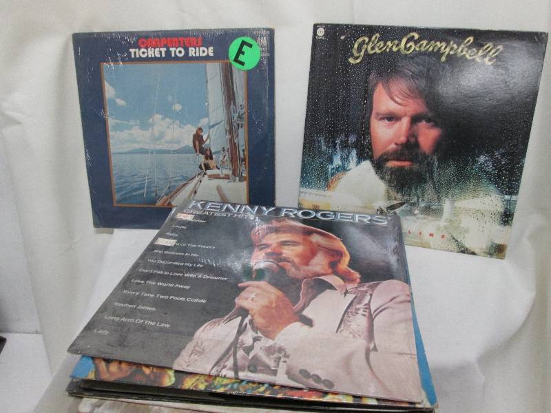 Lot of 22 vinyl albums various arti...