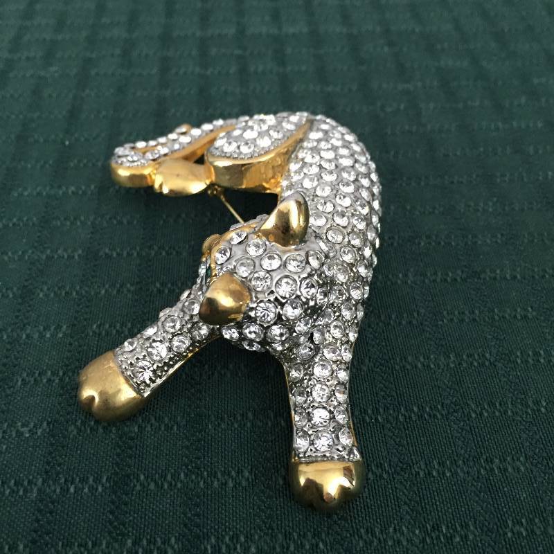 GORGEOUS & RARE Vintage COSTUME JEWELRY BIG CAT 4 TIGER PANTHER CHEETAH CRYSTAL RHINESTONES ENCRUSTED GOLD TONE EMERALD COLORED EYES PIN BROOCH HEAVY WOW