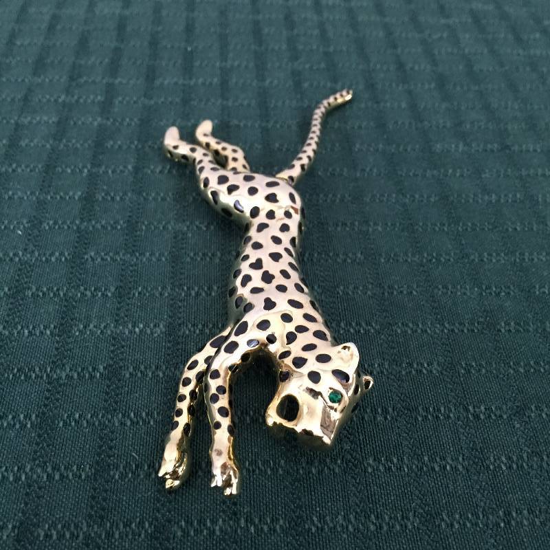 VINTAGE LARGE 5 ROARING LEOPARD BIG CAT CHEETAH SHOULDER PIN GREEN RHINESTONES EYES BLACK ENAMEL GOLD MOVING TAIL