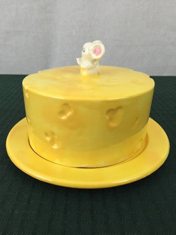 Retro Cute Vintage Lefton  Adorable Mini Mouse Cheese Keeper Covered Dish Plate Dome Lid Mouse Handle Ceramic USA