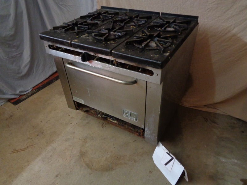 Southbend 6 Burner Stove with Oven