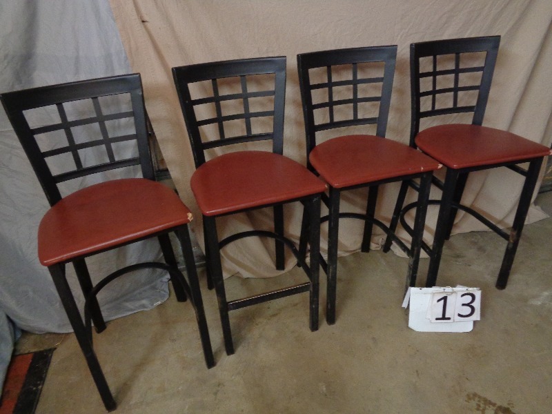 4 Hightop Chairs  Bar Stools