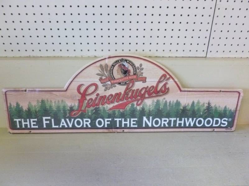 lot 6 image: Leinenkugels Sign