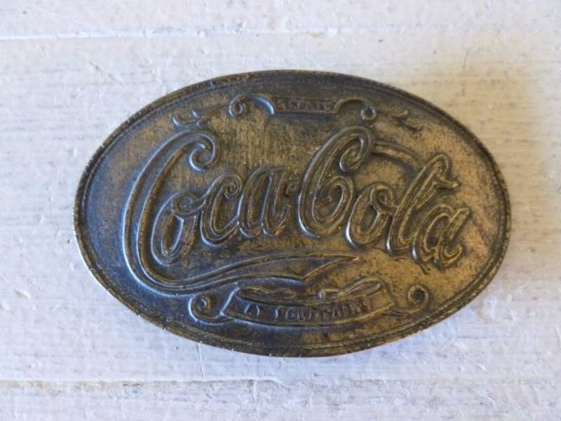 lot 11 image: Coca-Cola Collectible