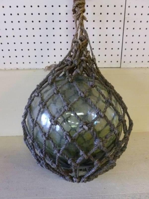 lot 14 image: Vintage Glass Ocean Fishing Ball