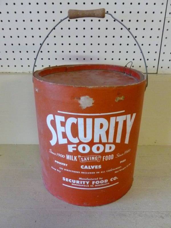 lot 20 image: Vintage Container