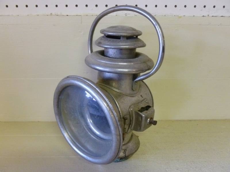 lot 23 image: Antique Gas Car Light
