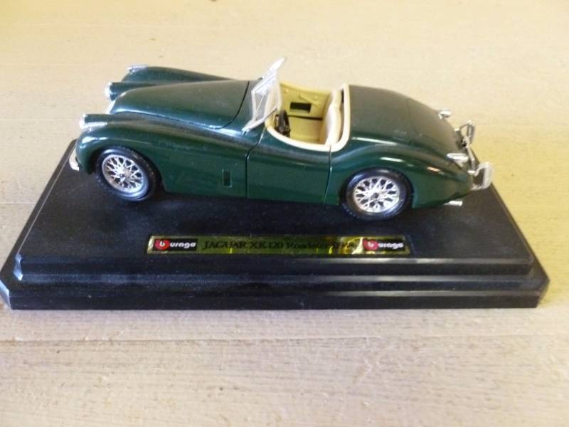 lot 26 image: Burago Die Cast Metal Car