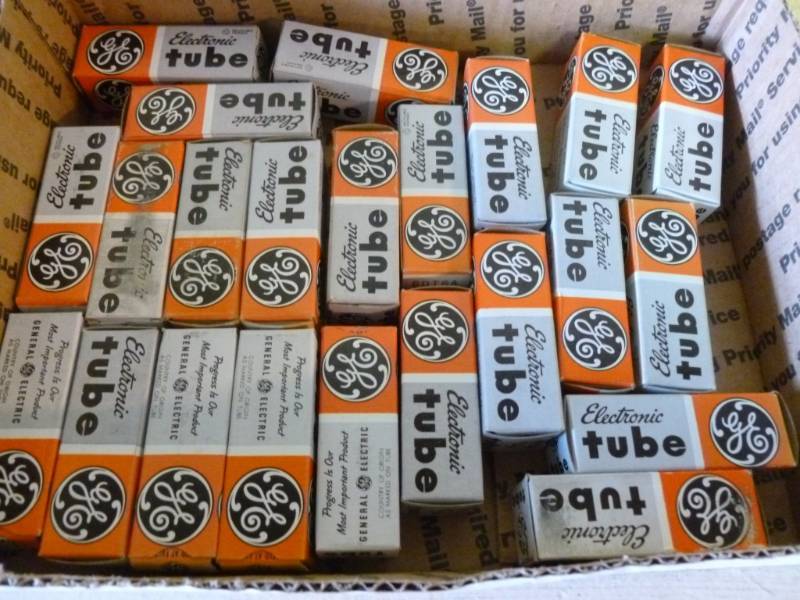 lot 32 image: Vintage Radio Tubes