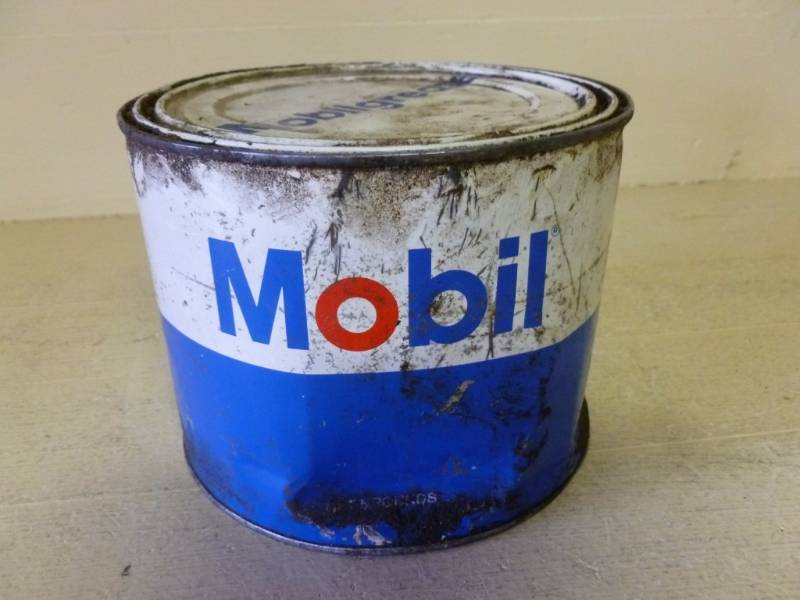 lot 55 image: Vintage Oil Can