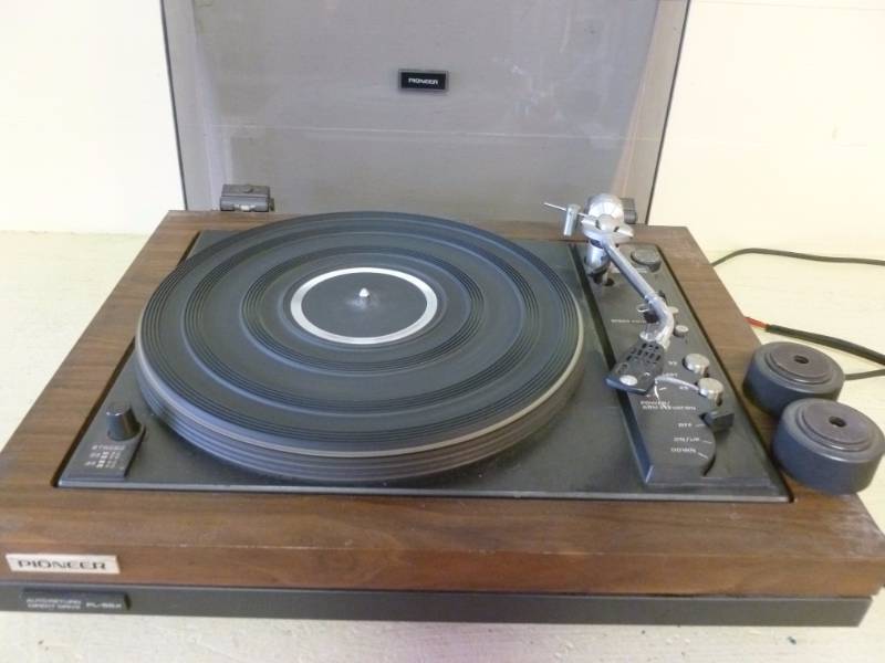 lot 71 image: Record Player