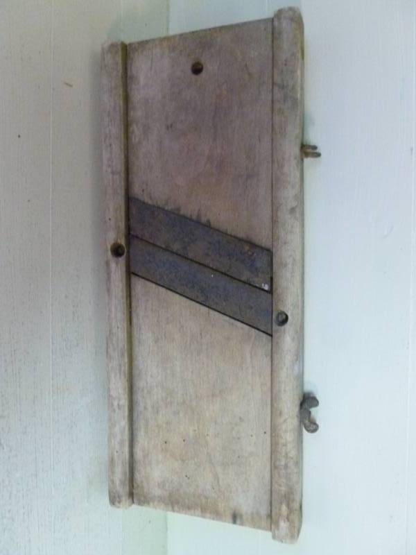lot 98 image: Vintage Kitchen