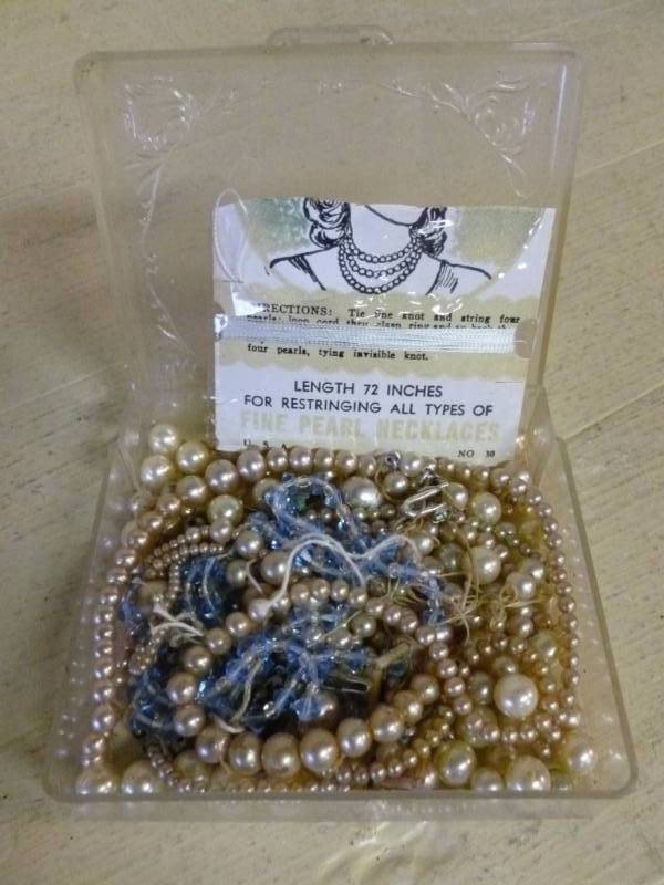 lot 101 image: Beads