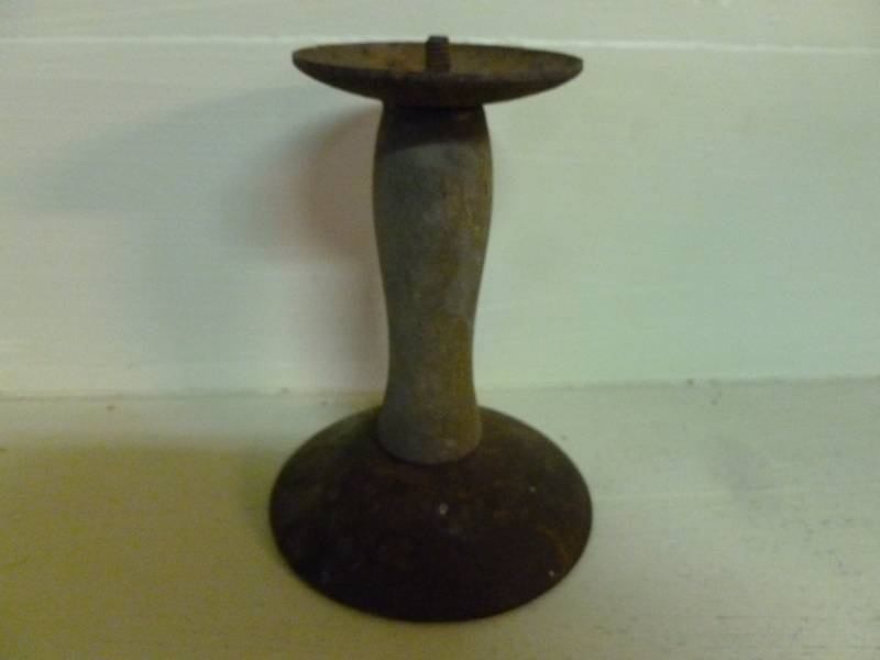 lot 104 image: Vintage Hog Scraper