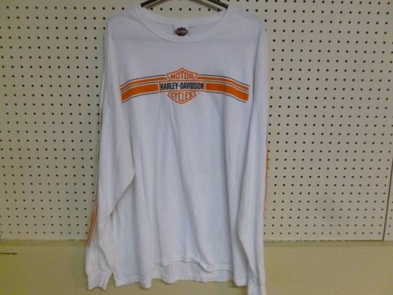 lot 105 image: Harley Davidson Shirt