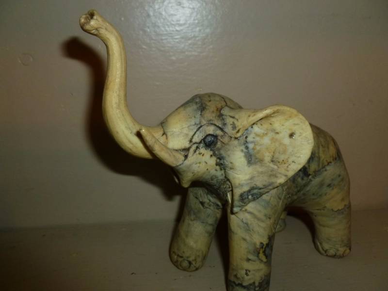 lot 24 image: Elephant Decoration
