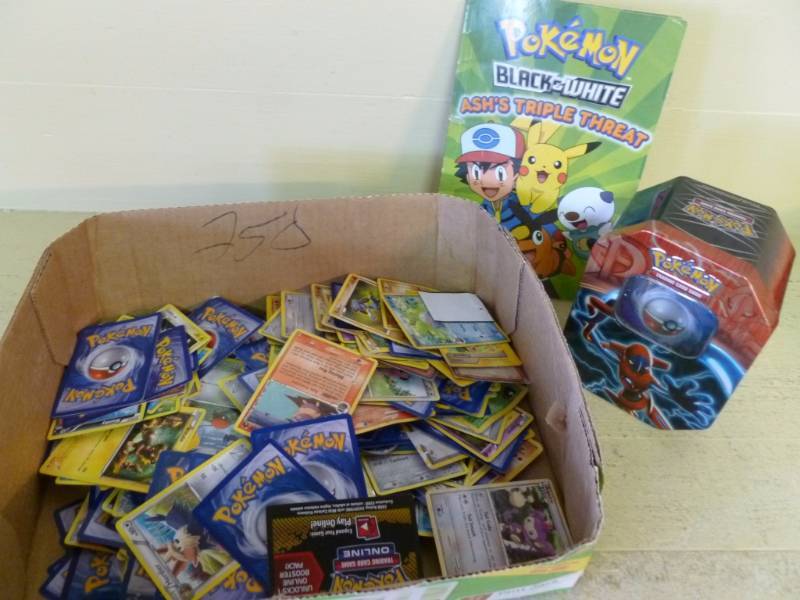 lot 138 image: Collectible Pokeman Cards