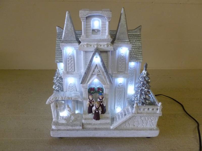 lot 183 image: Decorative