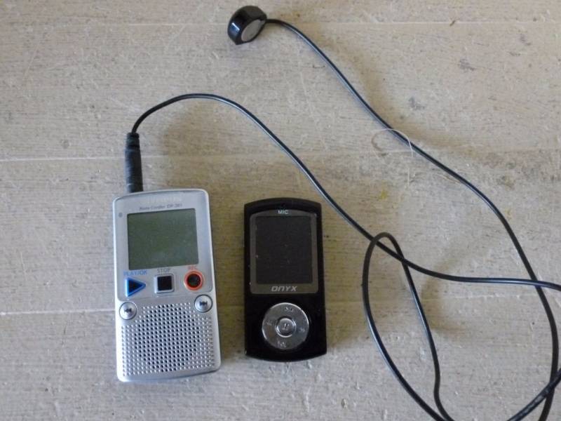 lot 200 image: Voice Recorder
