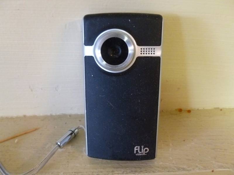 lot 205 image: Flip Video